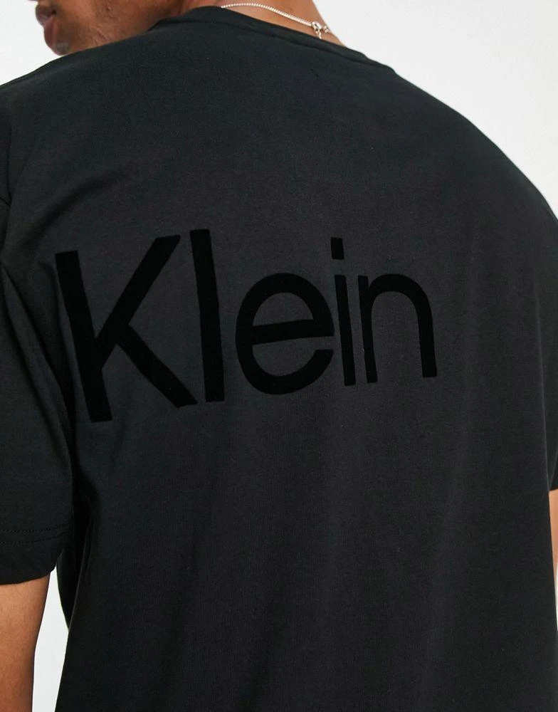 商品Calvin Klein|Calvin Klein large flock logo comfort cotton t-shirt in black,价格¥585,第3张图片详细描述