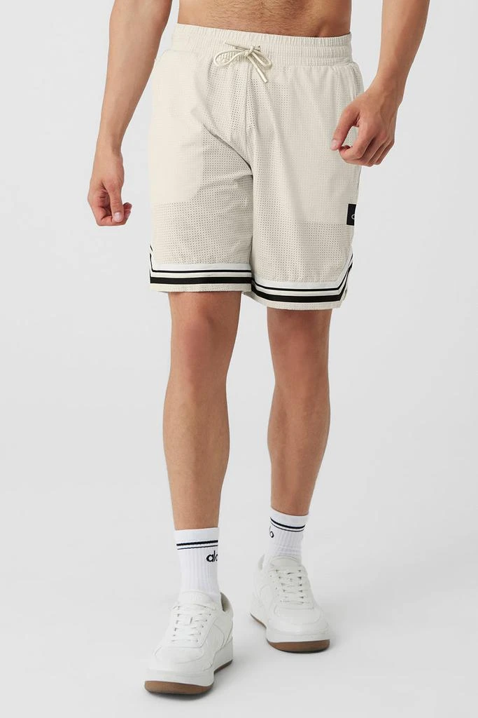 商品Alo|9" Traction Arena Short - Bone,价格¥735,第1张图片