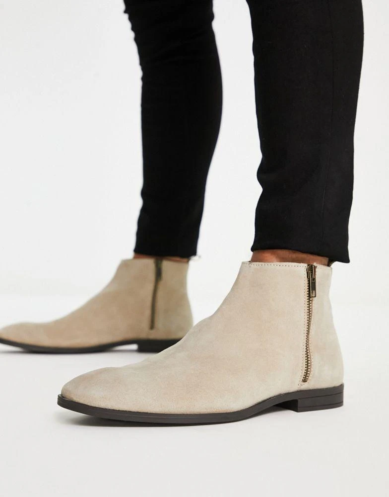 商品ASOS|ASOS DESIGN chelsea boots in stone suede with natural sole,价格¥111,第2张图片详细描述