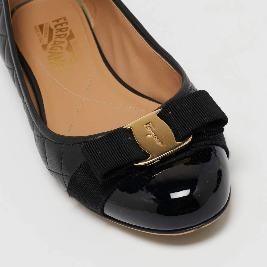 Salvatore Ferragamo Black Leather and Patent Cap-Toe Vara Bow Ballet Flats Size 38.5 商品