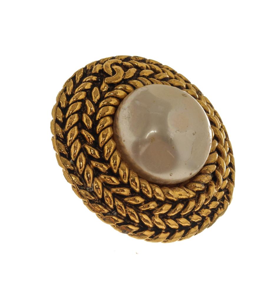Chanel Gold CC Pearl Braided Disc Earrings商品第3张图片规格展示
