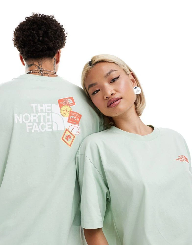 商品The North Face|The North Face Expedition Stickers backprint oversized t-shirt in light green exclusive to ASOS,价格¥209,第1张图片