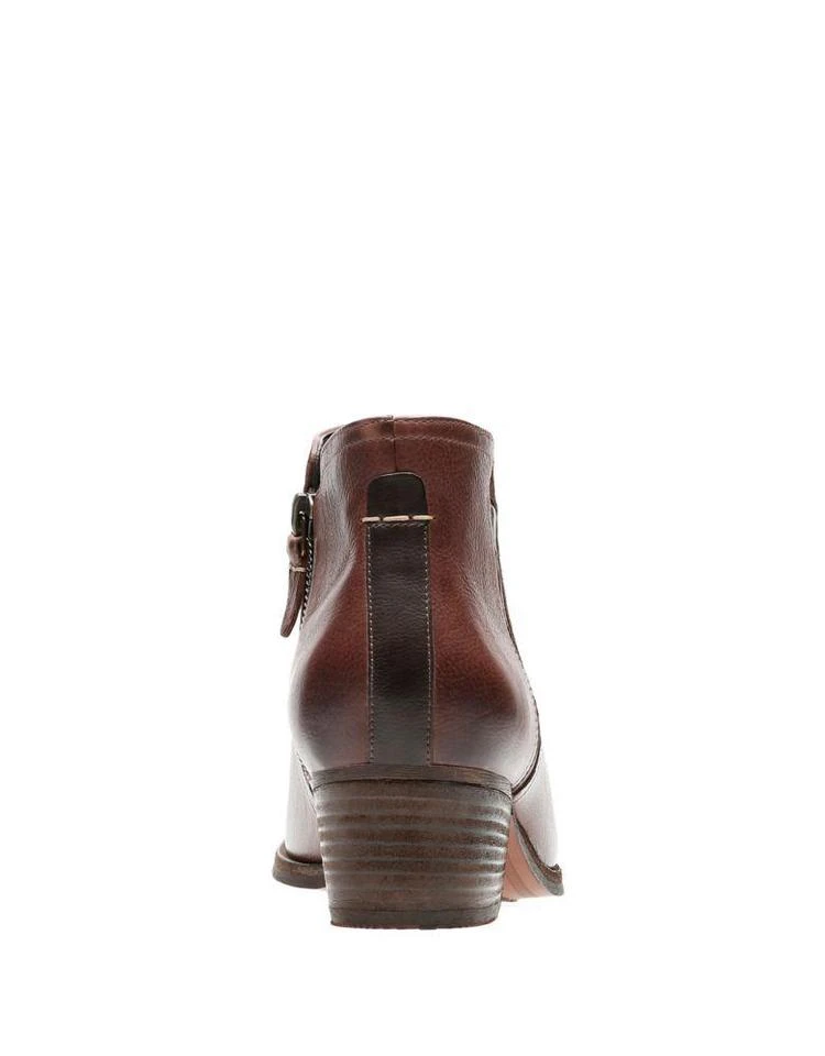 商品Clarks|Mayprl 矮跟踝靴,价格¥1052,第3张图片详细描述