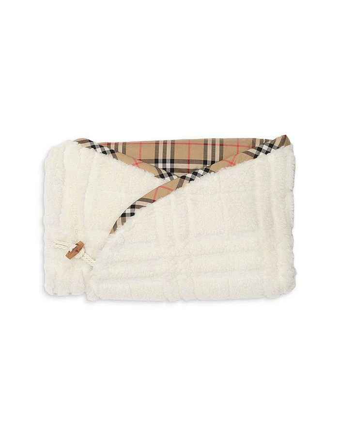 商品Burberry|Unisex Collier Check Fleece Nest Wrap - Baby,价格¥4091,第3张图片详细描述