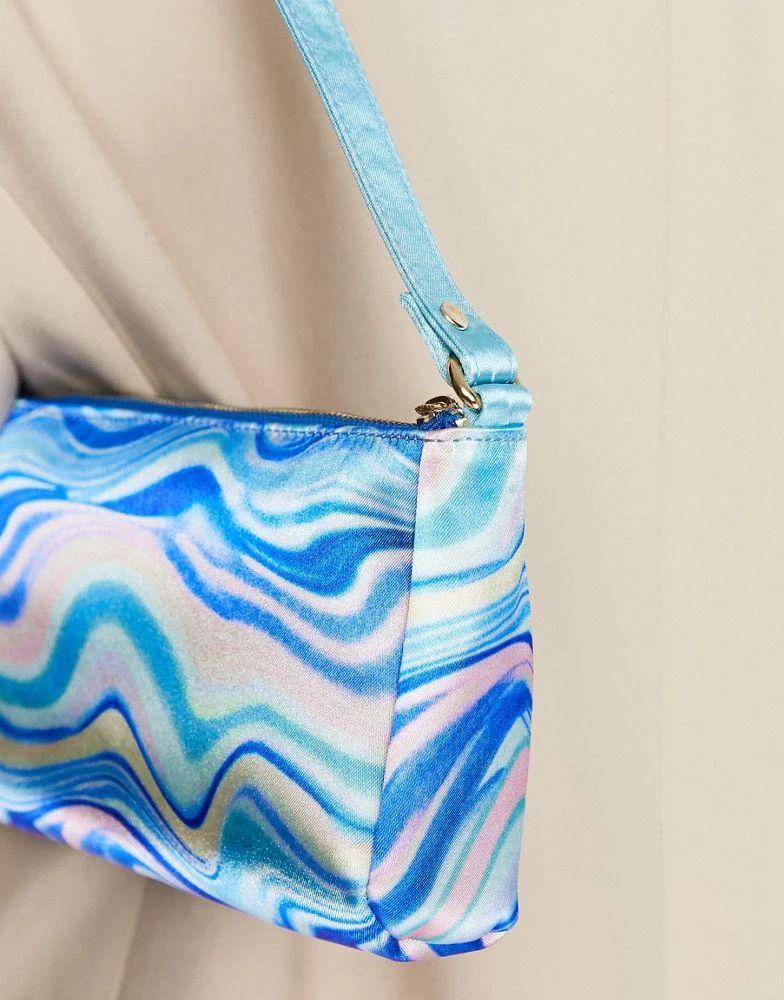 商品ASOS|ASOS DESIGN flat elongated 90s shoulder bag in blue satin swirl print,价格¥172,第3张图片详细描述