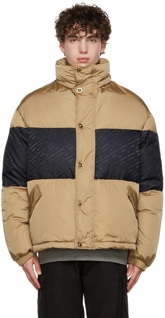 商品Versace|Beige & Black 'La Greca' Down Jacket,价格¥12072,第1张图片