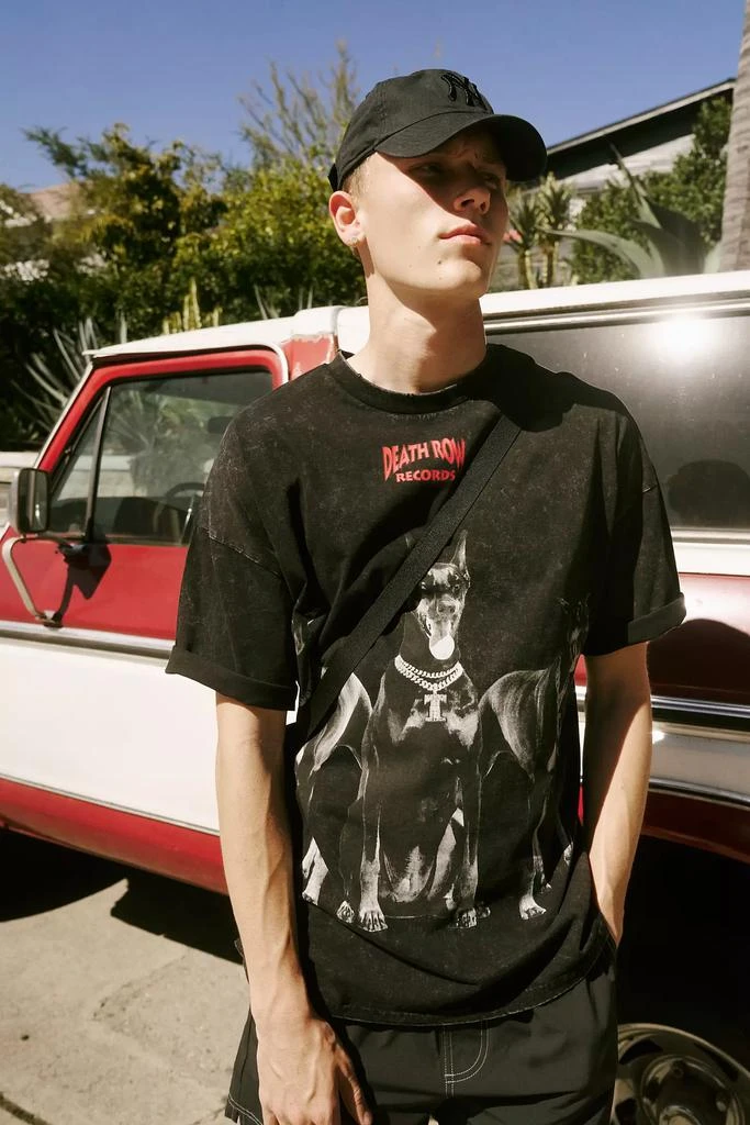 商品Urban Outfitters|Death Row Records Doberman Graphic Tee,价格¥315,第1张图片