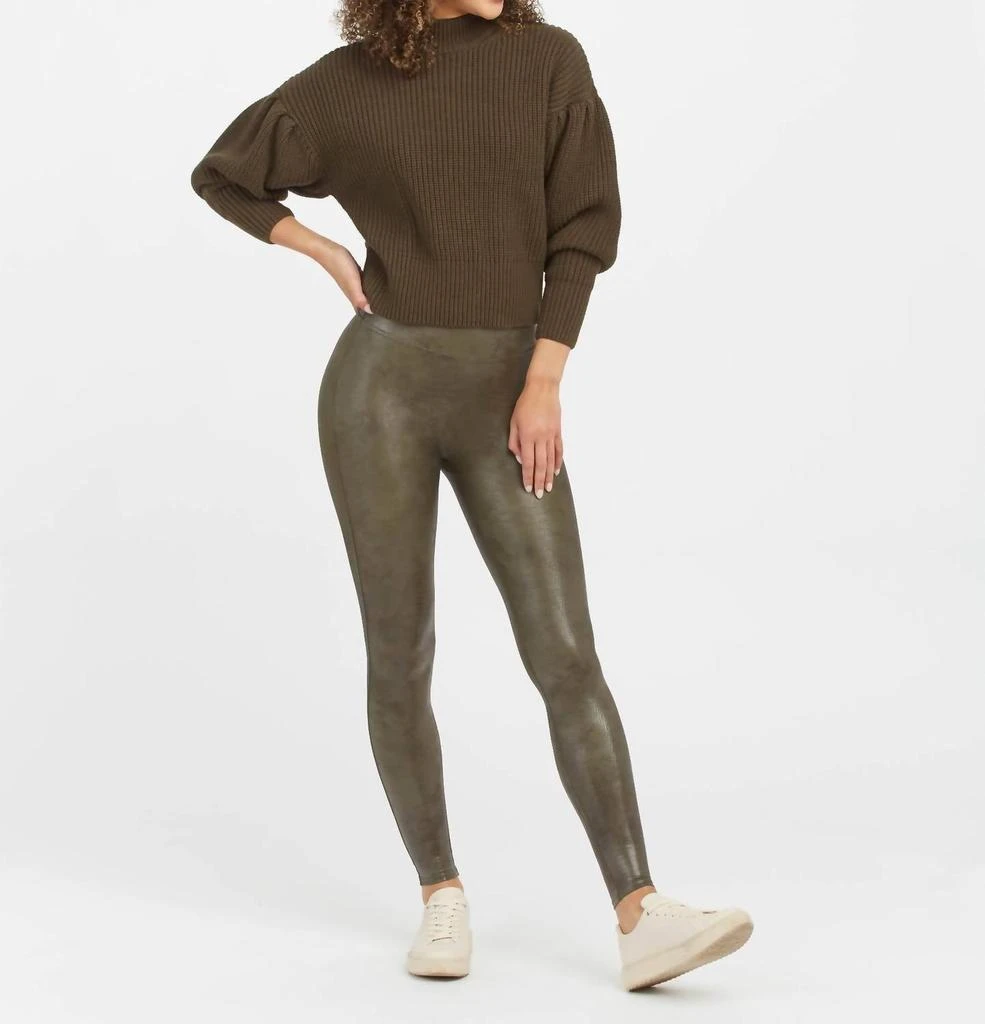 商品SPANX|Faux Leather Croc Shine Leggings in Olive,价格¥587,第4张图片详细描述