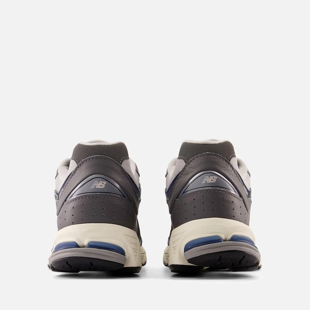 商品New Balance|New Balance Men's 2002 New Vintage Faux Leather Trainers,价格¥757,第5张图片详细描述