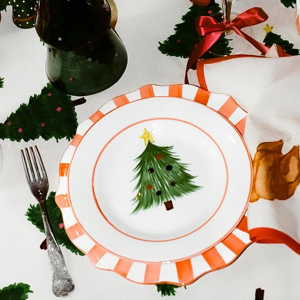 商品Anna + Nina Candy Cane Scalloped Dinner Plate,价格¥199,第3张图片详细描述