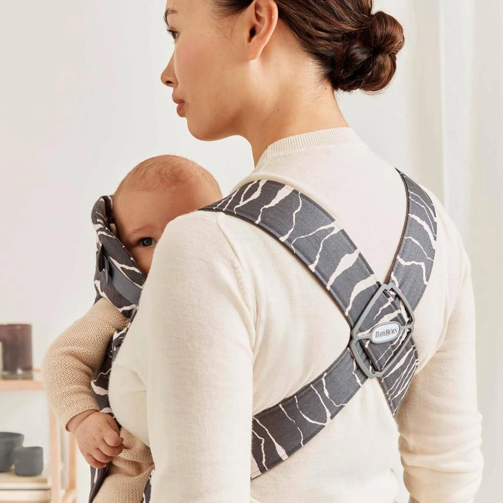 商品BabyBjörn|BABYBJÖRN Mini Baby Carrier - Anthracite/Landscape,价格¥716,第5张图片详细描述