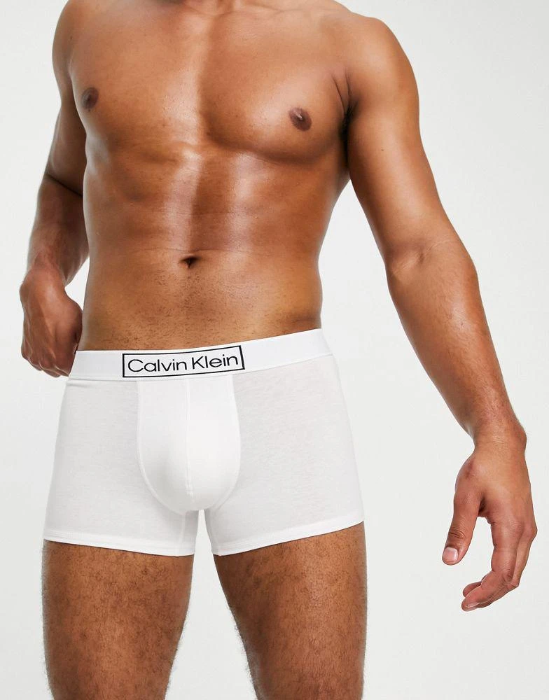 商品Calvin Klein|Calvin Klein reimagined heritage trunk in white,价格¥267,第1张图片