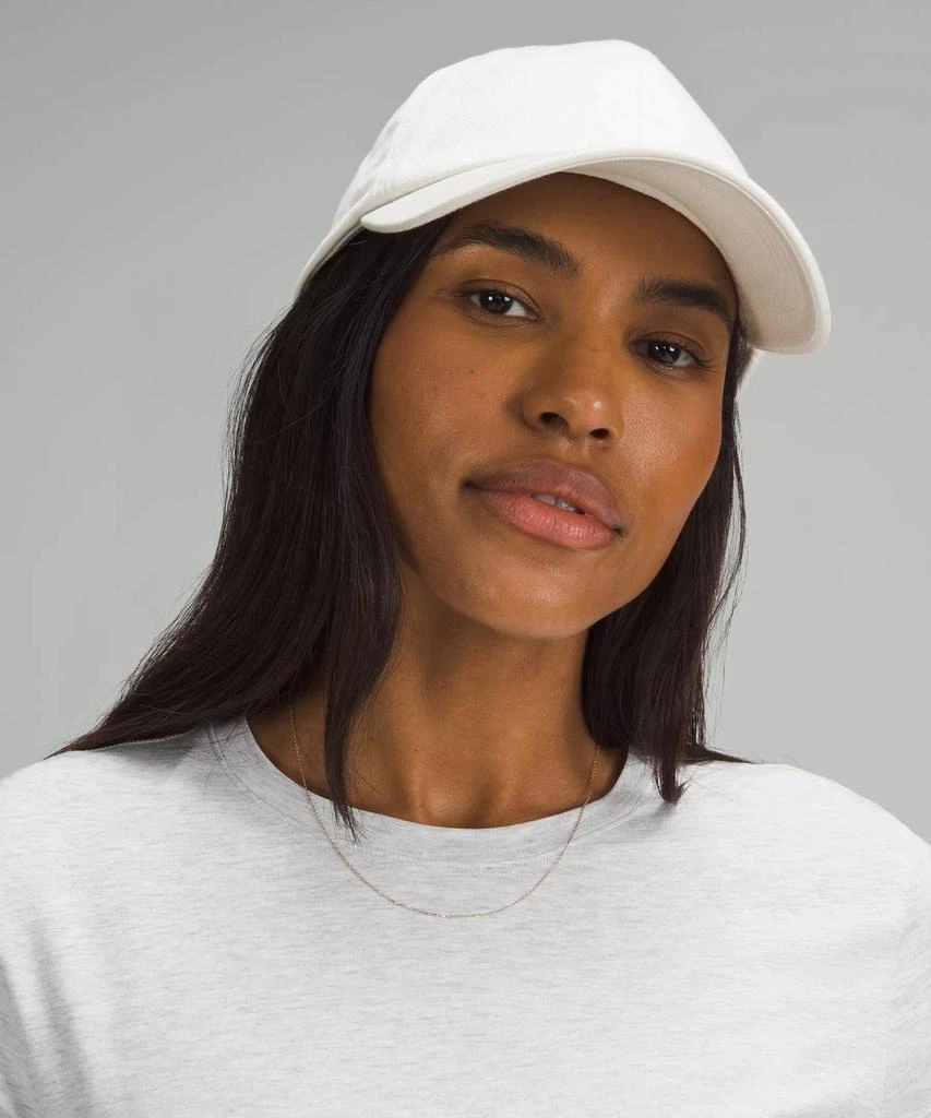 Love Curved-Hem Crewneck T-Shirt 商品