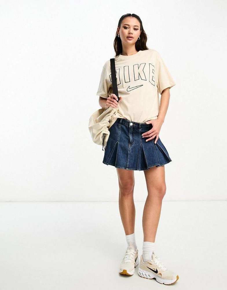 商品NIKE|Nike varsity boyfriend t-shirt in sanddrift beige,价格¥397,第4张图片详细描述