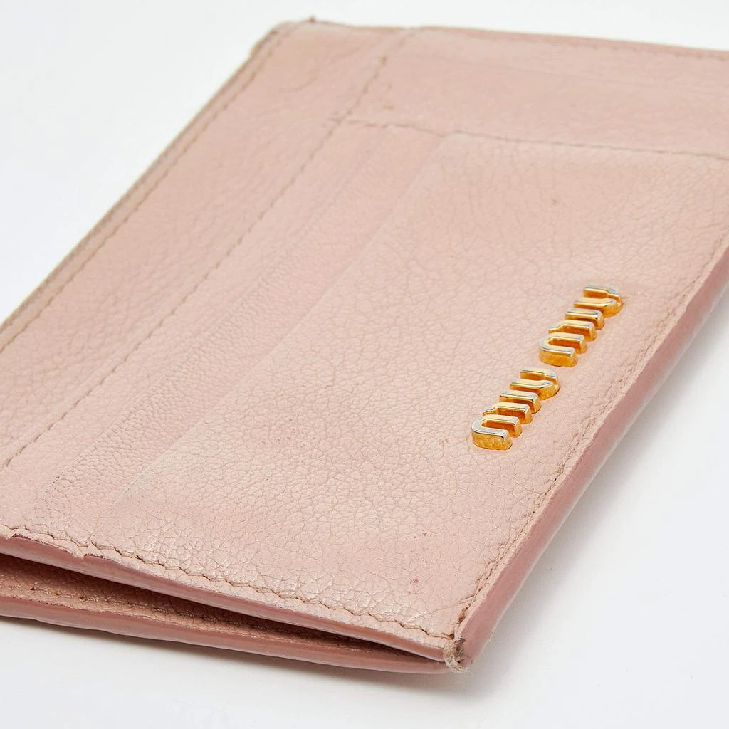 Miu Miu Beige Leather Zip Card Holder 商品