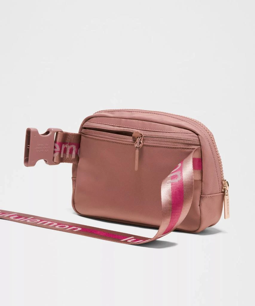 Everywhere Belt Bag 1L *Wordmark 商品