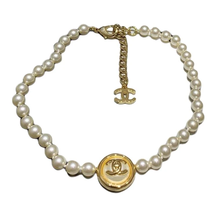 商品[国内直发] Chanel|【24A新品】 香奈儿 双C造型 金属 树脂 人造珍珠 项链 男女同款情侣款 白色,价格¥11537,第3张图片详细描述