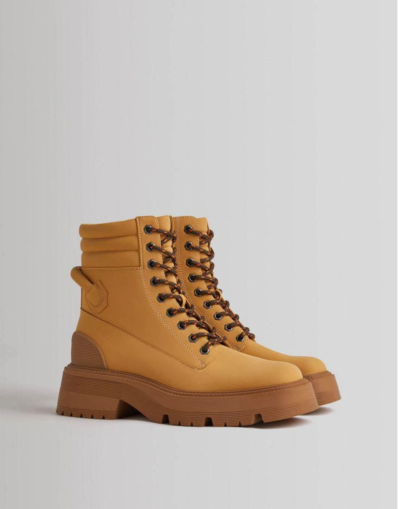 商品Bershka|Bershka biker ankle boots with lace front in camel,价格¥259,第1张图片