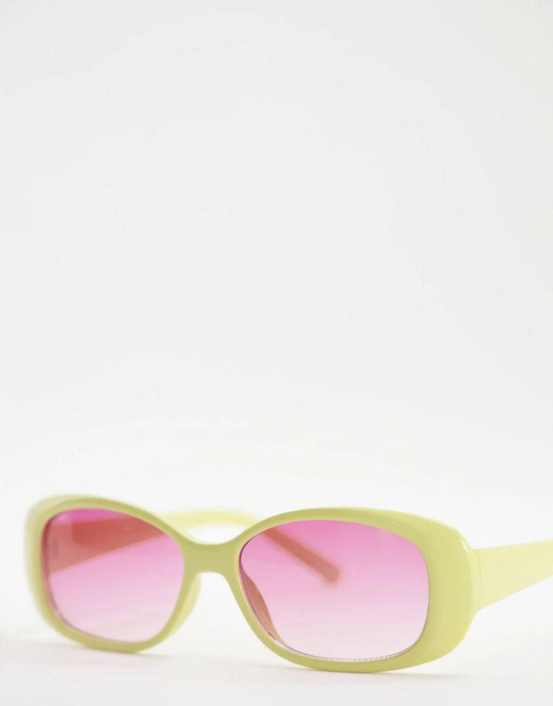 商品ASOS|ASOS DESIGN oval sunglasses with pink lens,价格¥71,第4张图片详细描述