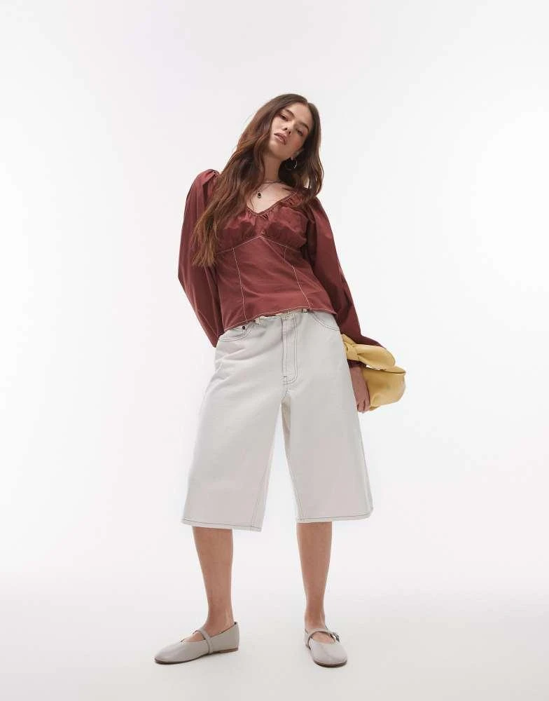 商品Topshop|Topshop ruched neck balloon sleeve blouse with top stitching in chocolate,价格¥82,第2张图片详细描述