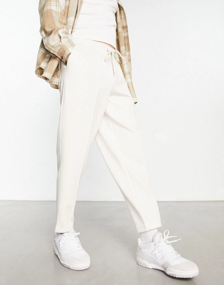 商品ASOS|ASOS DESIGN smart tapered joggers in beige scuba,价格¥171,第4张图片详细描述