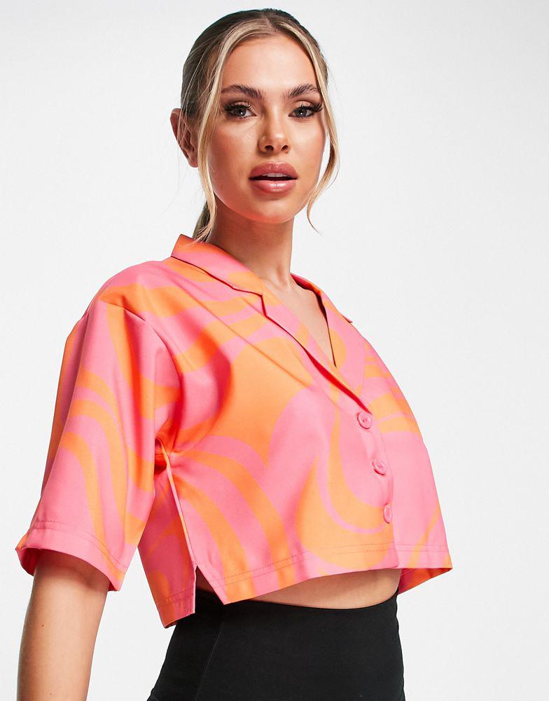 Fila swirl print cropped shirt in pink商品第2张图片规格展示