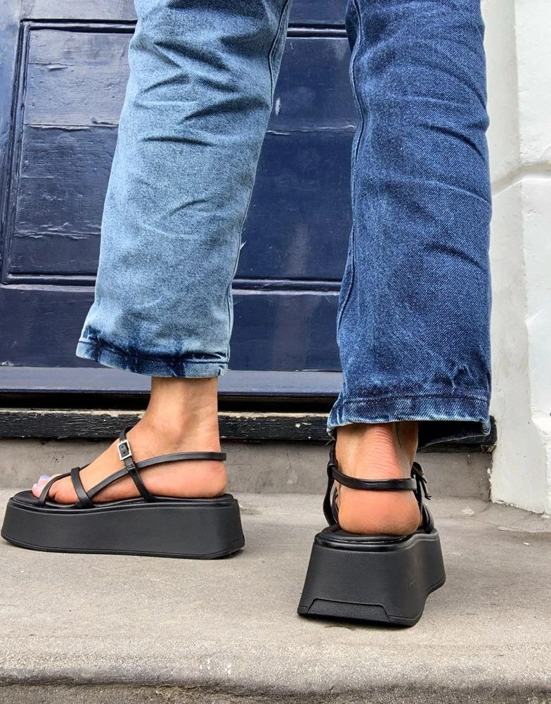 商品Vagabond|Vagabond Courtney strappy flatform sandals in black,价格¥693,第2张图片详细描述