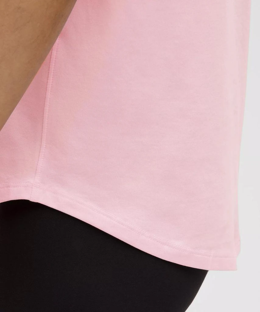 Love Curved-Hem Crewneck T-Shirt 商品