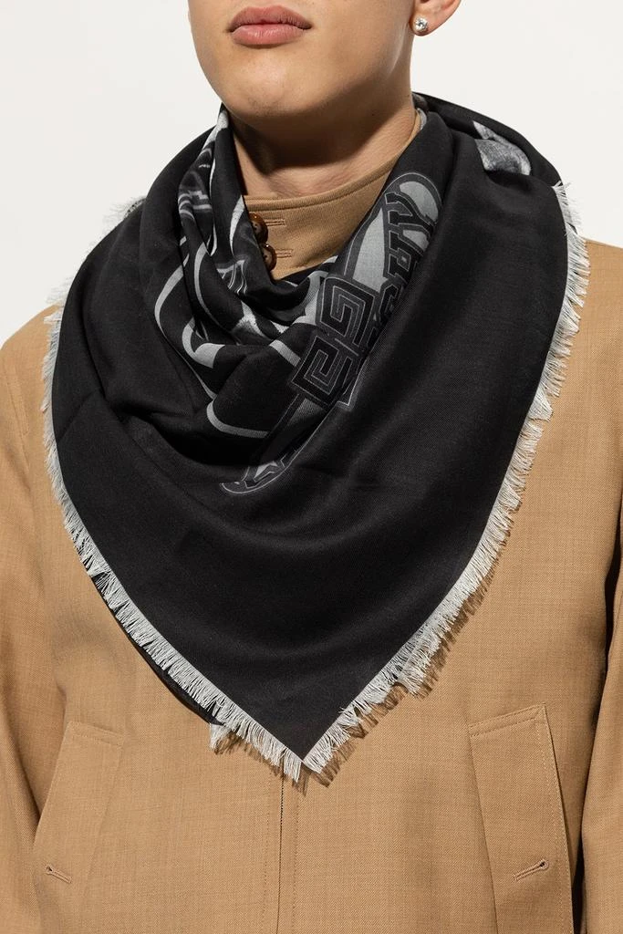 商品Givenchy|Givenchy Logo-Pattern Raw-Cut Edges Detailed Scarf,价格¥1626,第2张图片详细描述