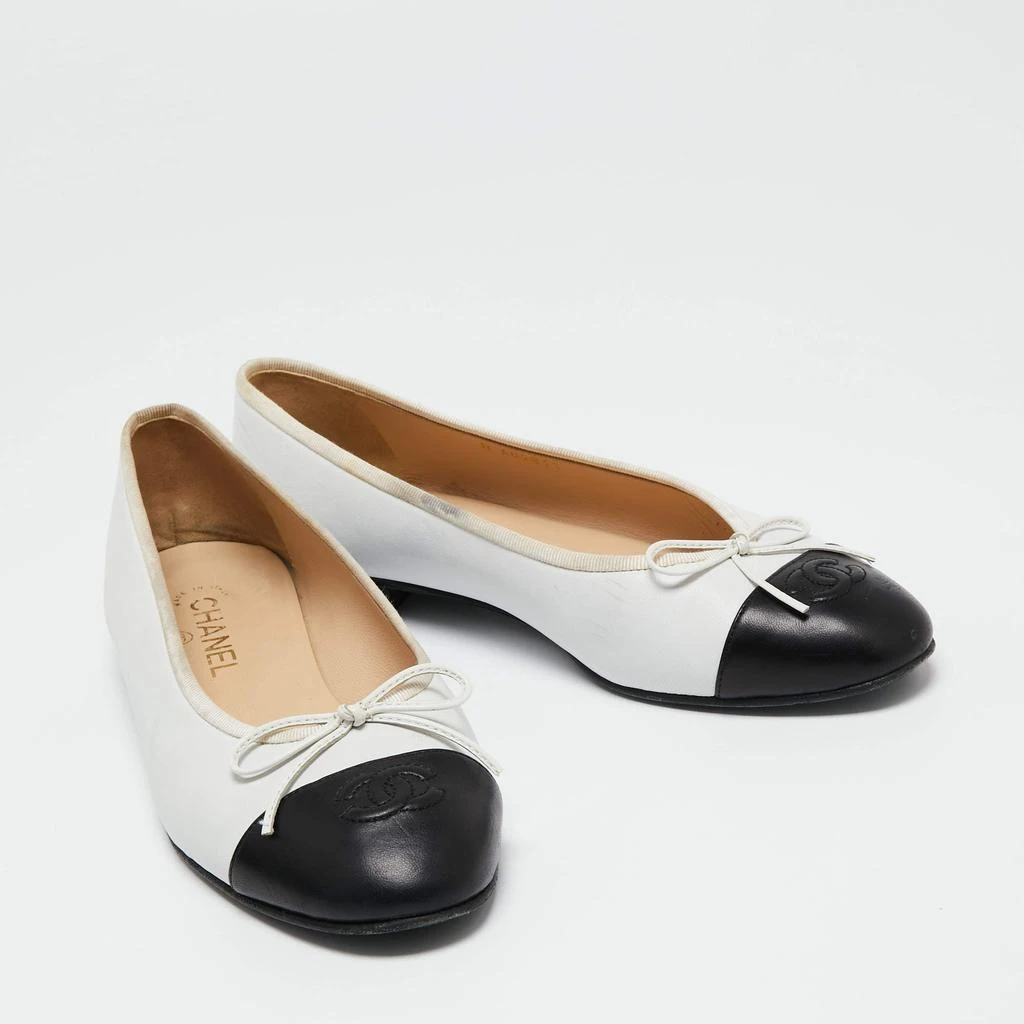 商品[二手商品] Chanel|Chanel  White/Black Leather  CC Cap toe Ballet Flats Size 41,价格¥4400,第4张图片详细描述