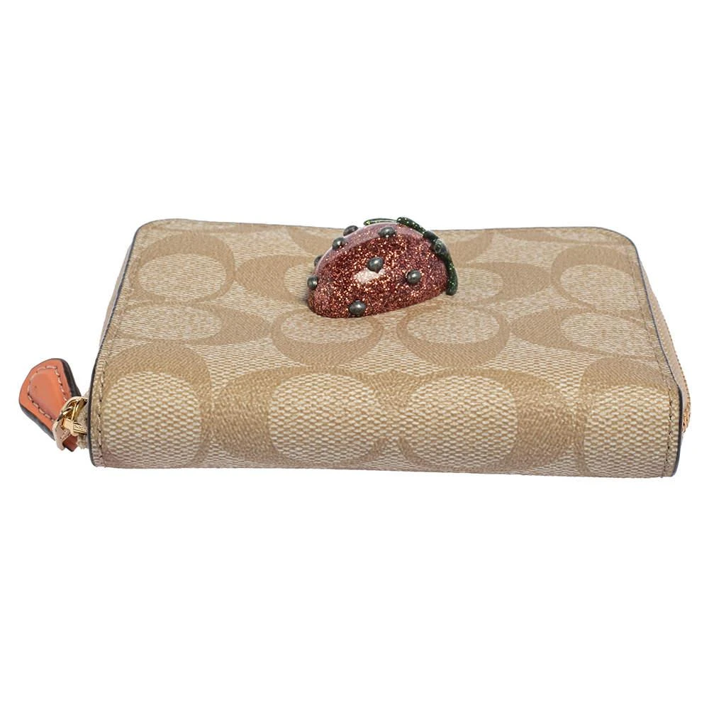 Coach Beige Signature Coated Canvas Strawberry Zip Around Wallet 商品