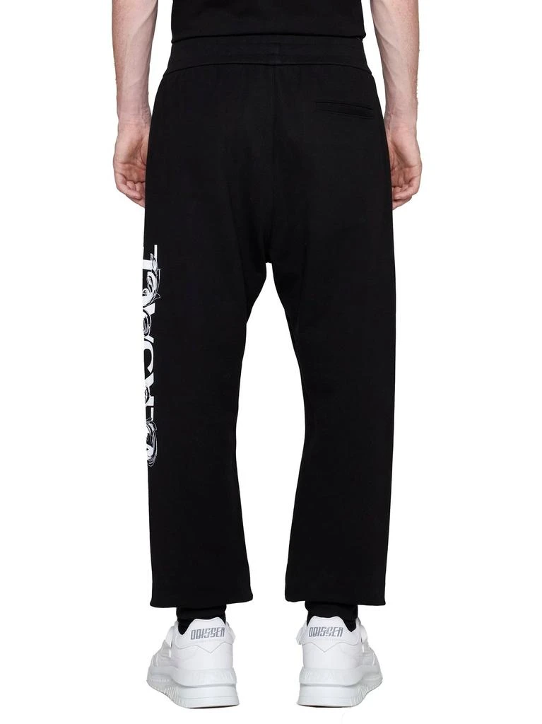 商品Versace|Versace Logo Printed Tapered Track Trousers,价格¥2453,第3张图片详细描述