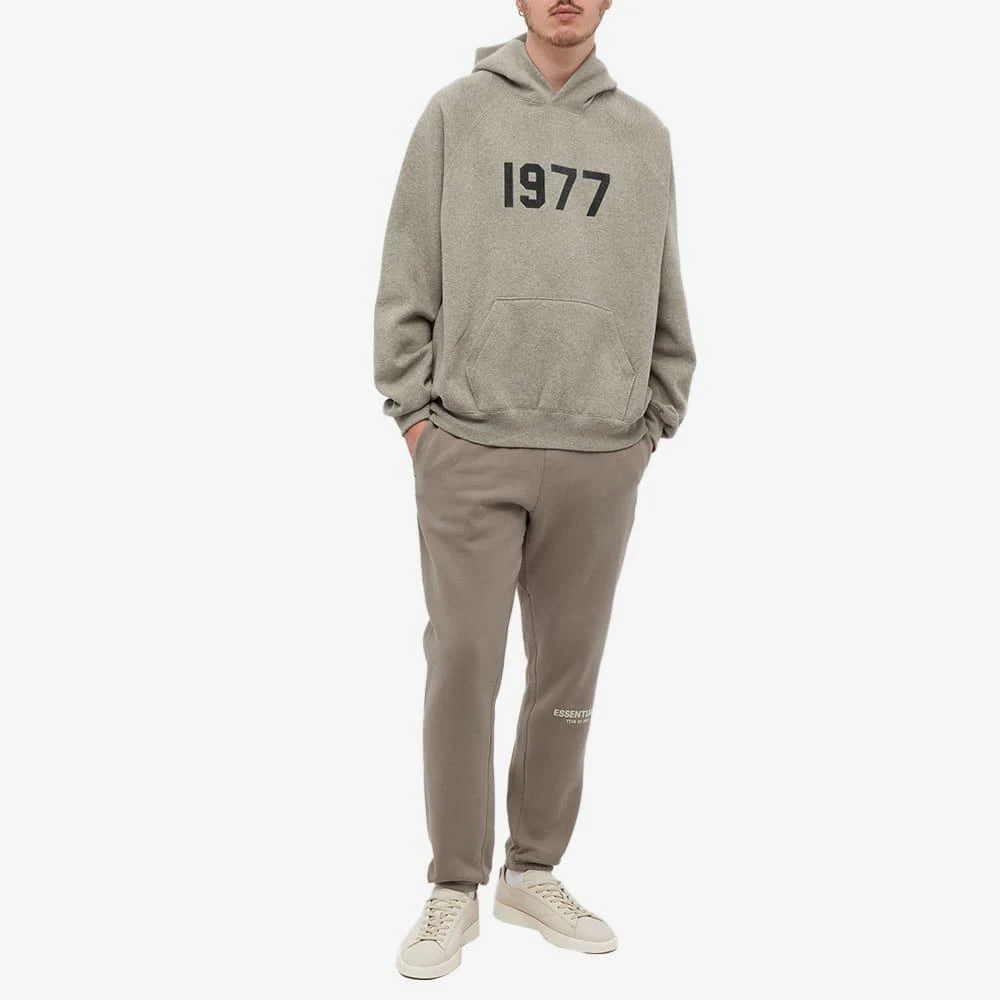 商品Essentials|Fear of God ESSENTIALS Logo Sweat Pant - Desert Taupe,价格¥553,第4张图片详细描述