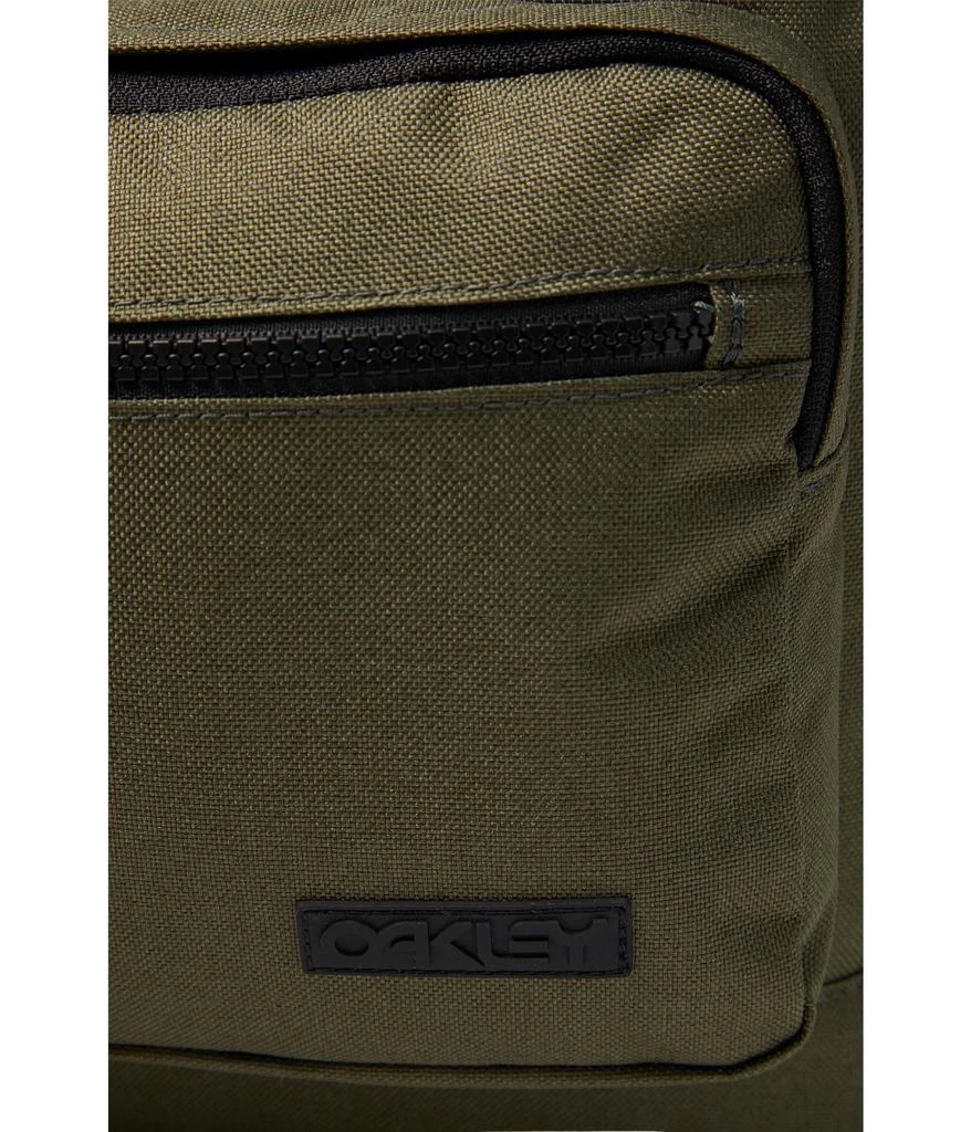 商品Oakley|Transit Backpack,价格¥372,第4张图片详细描述