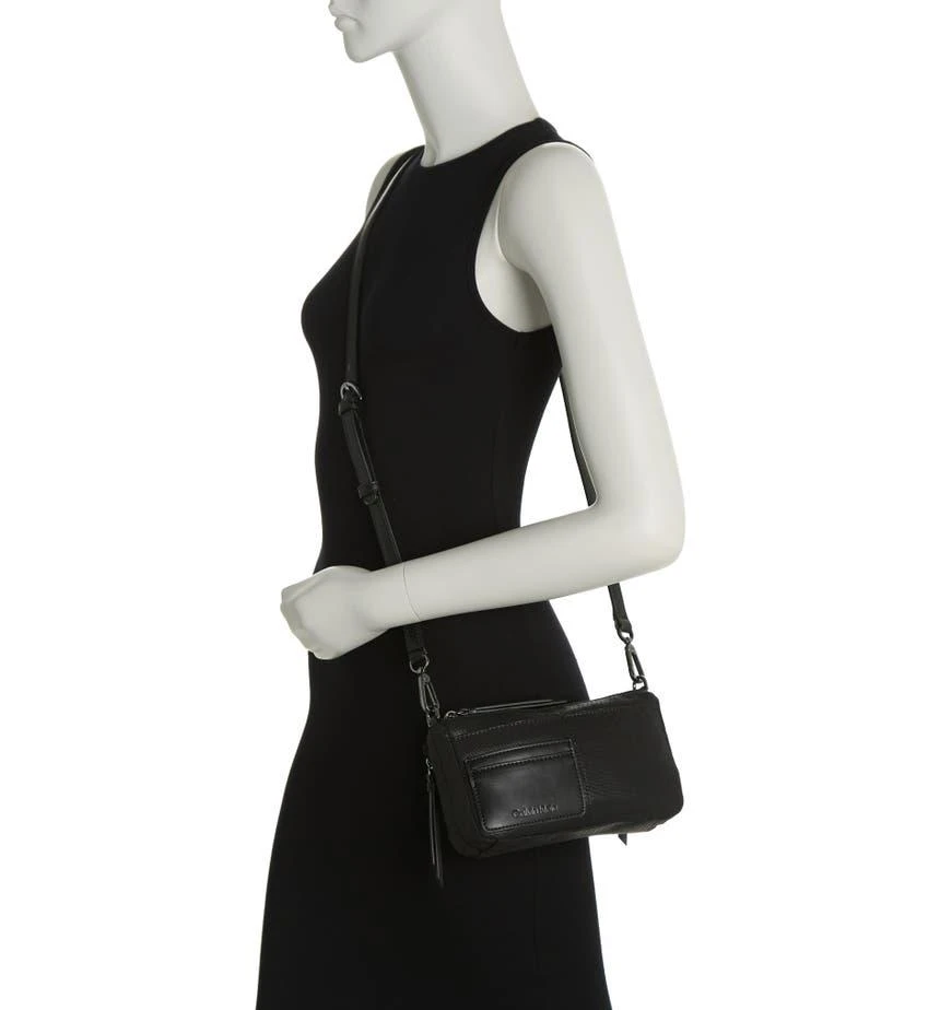 商品Calvin Klein|Jana Crossbody Bag,价格¥394,第2张图片详细描述