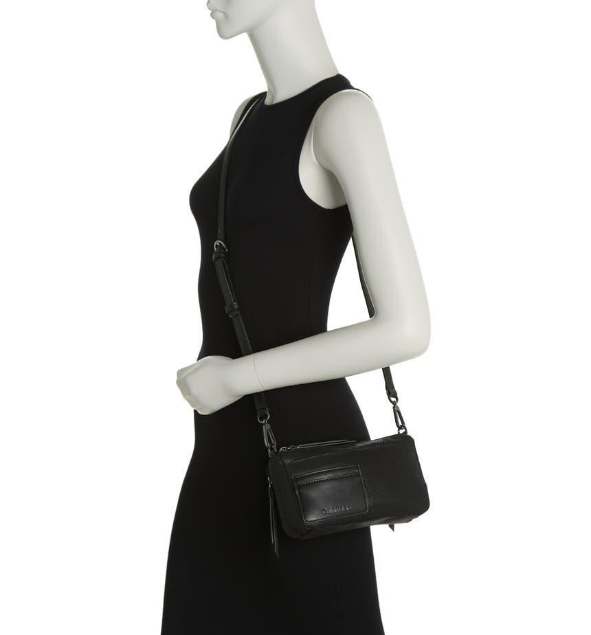 商品Calvin Klein|Jana Crossbody Bag,价格¥509,第4张图片详细描述