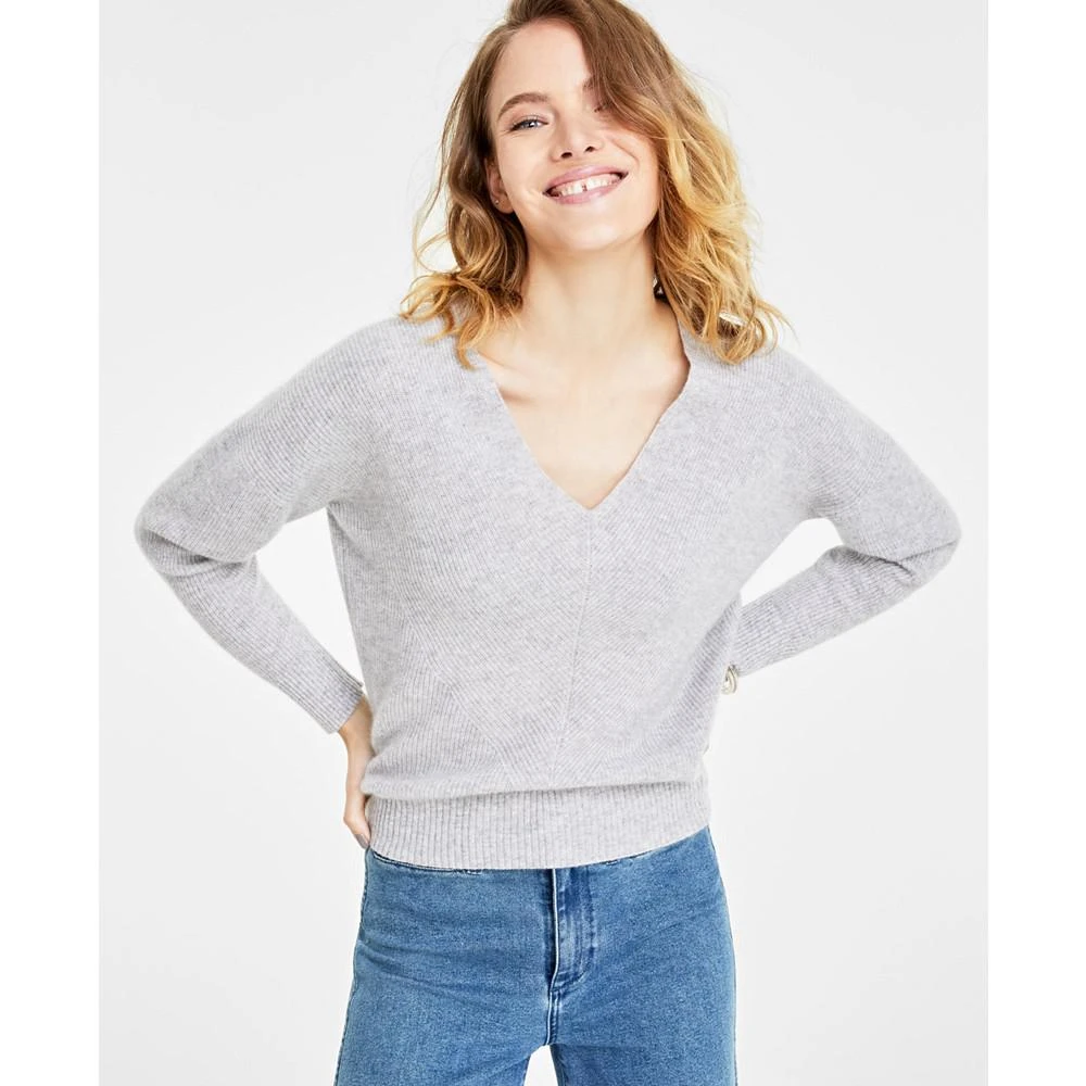 商品Charter Club|Women's 100% Cashmere V-Neck Sweater, Created for Macy's,价格¥380,第1张图片