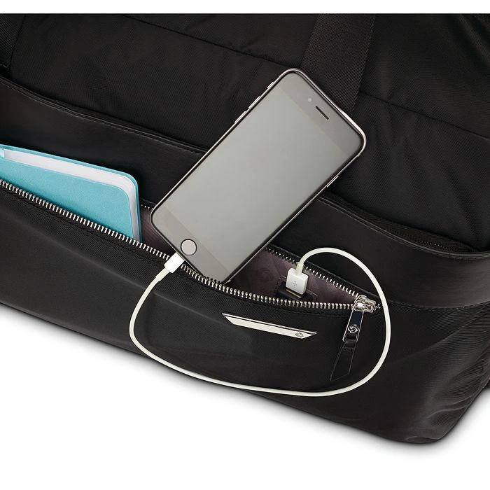 Just Right Wheeled Weekend Duffel Bag 商品