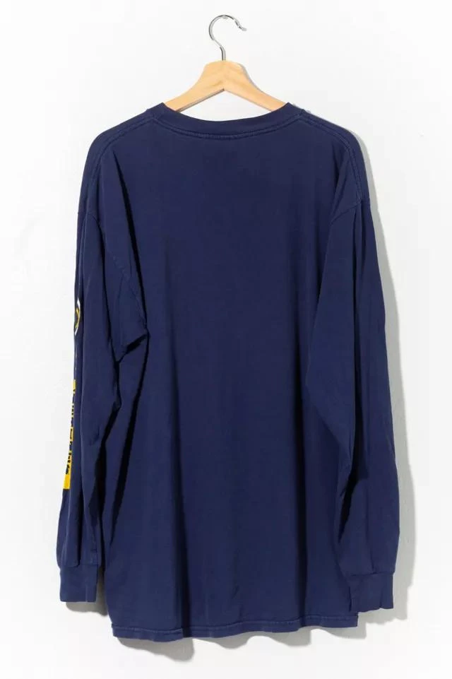 商品Urban Outfitters|Vintage 1990s Distressed University of Michigan Wolverines Long Sleeve Graphic T-Shirt,价格¥734,第2张图片详细描述