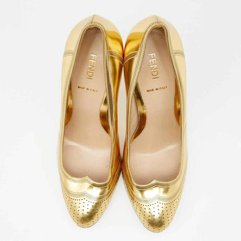 商品[二手商品] Fendi|Fendi Metallic Gold Perforated Leather Round Toe Pumps Size 37,价格¥975,第3张图片详细描述