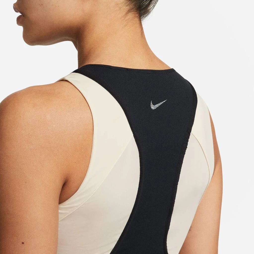 商品NIKE|Nike Women's Yoga Luxe Novelty Tank Top,价格¥132,第4张图片详细描述