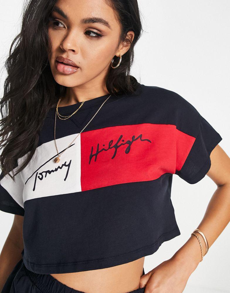 商品Tommy Hilfiger|Tommy Hilfiger logo cropped beach t-shirt co-ord in navy,价格¥421,第1张图片