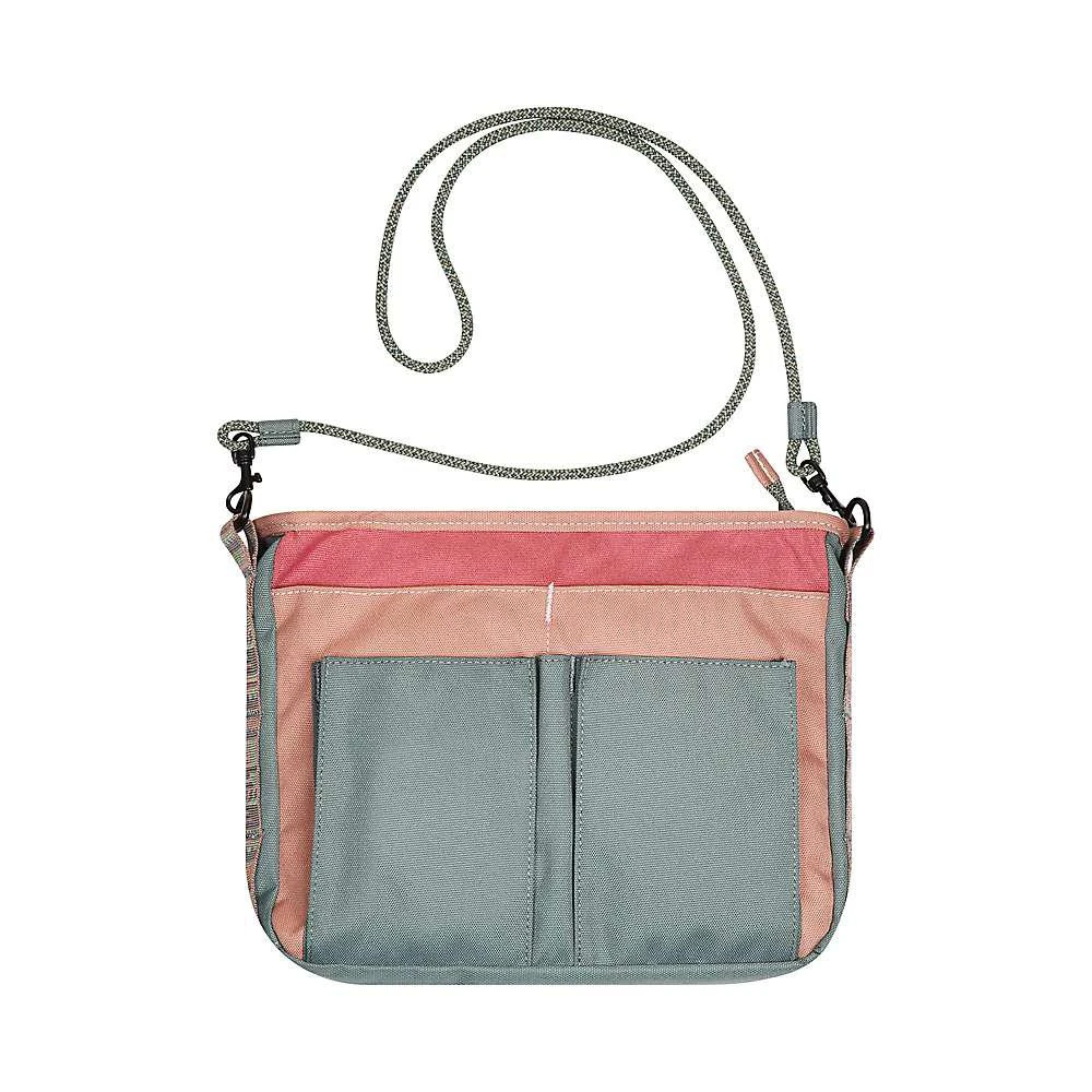 商品KAVU|KAVU Kachemak Keeper Cross Body Bag,价格¥257,第3张图片详细描述