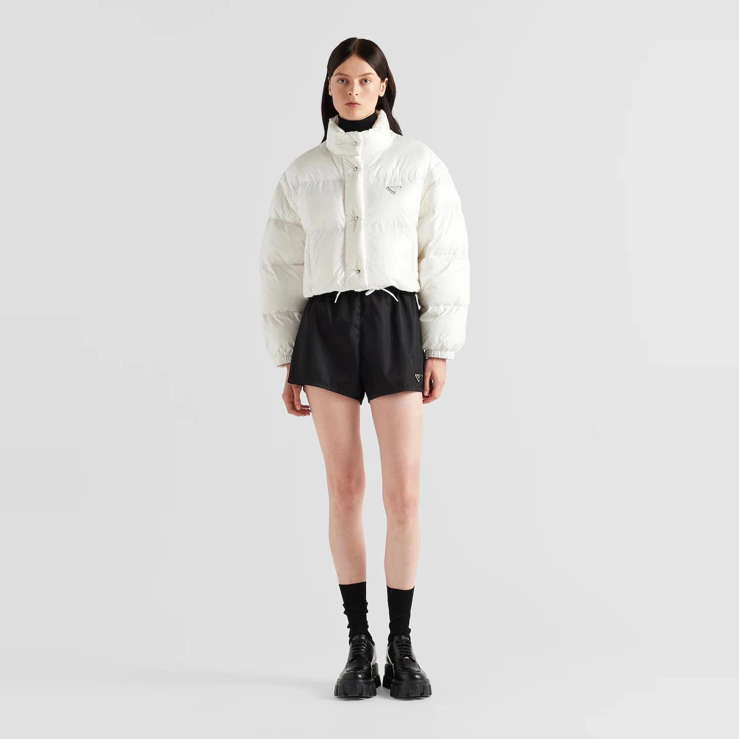 【预售】 普拉达 24秋冬 女士 羽绒服 Doudoune courte convertible en Re-Nylon 291805_11A9_F0009_S_222 商品