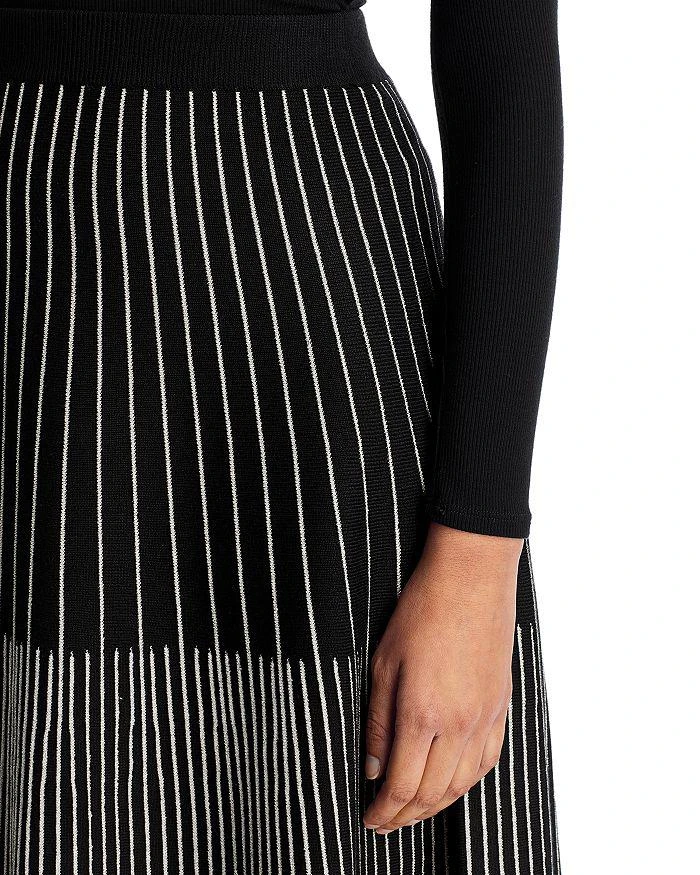 商品Tahari|Striped Knit Skirt,价格¥330,第3张图片详细描述