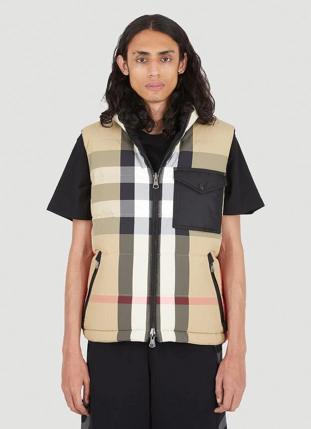 商品Burberry|Reversible Archive Check Sleeveless Down Jacket in Beige,价格¥12507,第1张图片