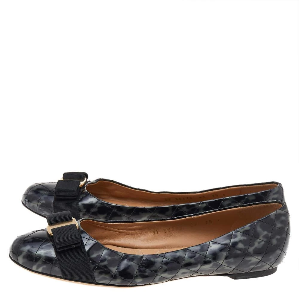 商品[二手商品] Salvatore Ferragamo|Salvatore Ferragamo Black Quilted Patent Leather Vara Bow Ballet Flats Size 40,价格¥3032,第4张图片详细描述