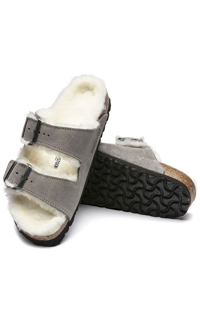 商品Birkenstock|(1017402) Arizona Shearling Sandals - Stone Coin,价格¥826,第5张图片详细描述