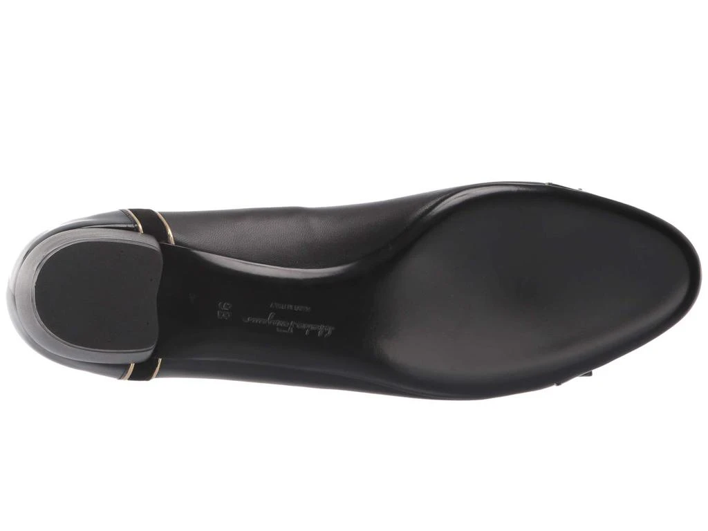 商品Salvatore Ferragamo|Vara Lux Classic Pump,价格¥4799,第3张图片详细描述