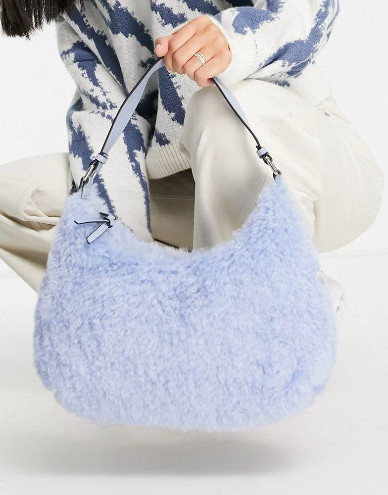 商品Topshop|Topshop borg shoulder bag in light blue,价格¥141,第3张图片详细描述